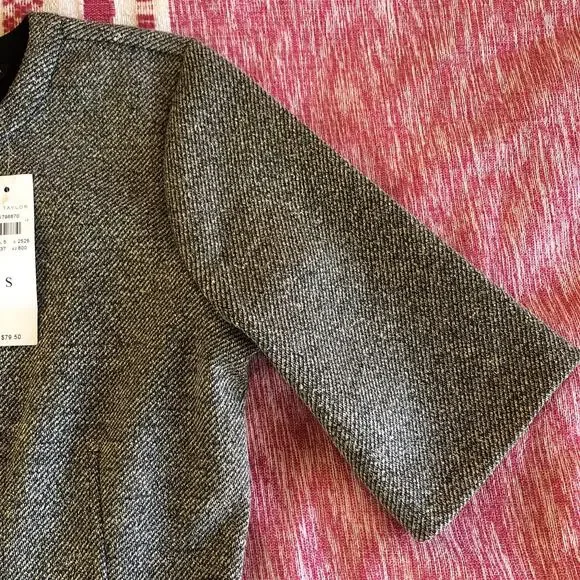 NWT Ann Taylor Peplum Small Short Sleeve Gray Tweed Crew Neck Casual Zip - Picture 3 of 9